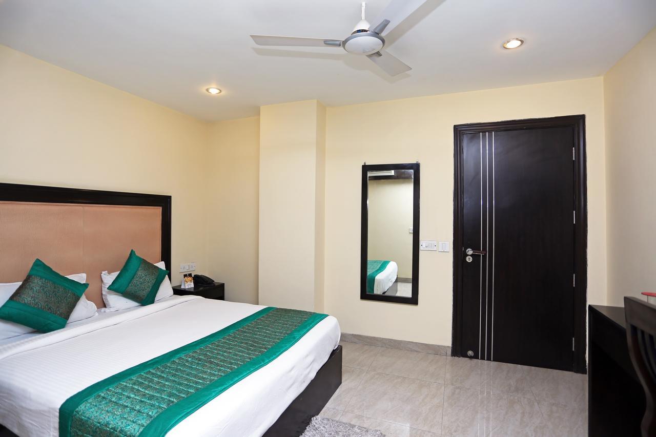 Oyo 714 Hotel De Plaza Nuova Delhi Esterno foto