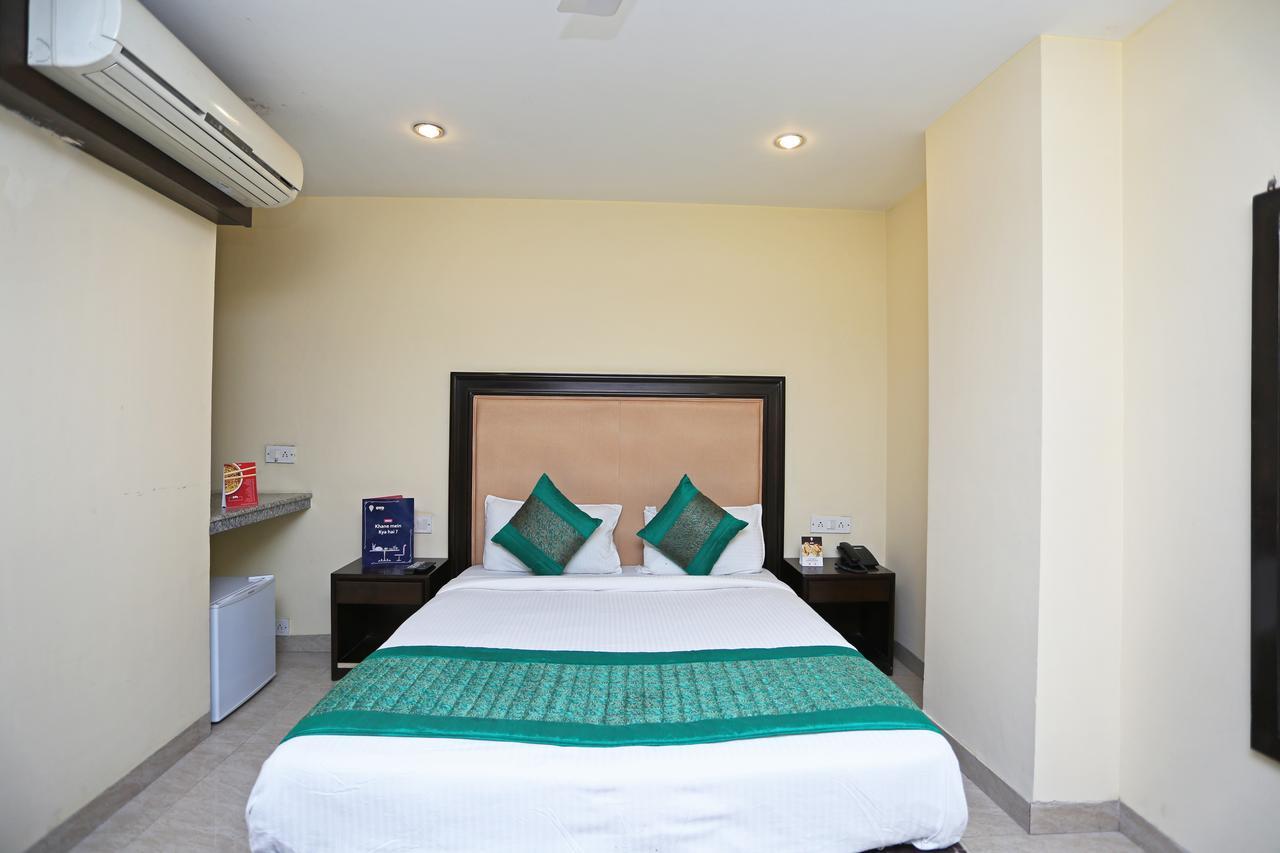 Oyo 714 Hotel De Plaza Nuova Delhi Esterno foto